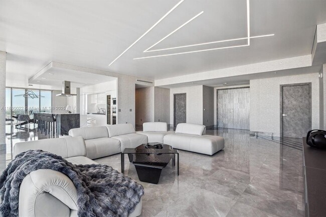 Foto del edificio - 330 Sunny Isles Blvd