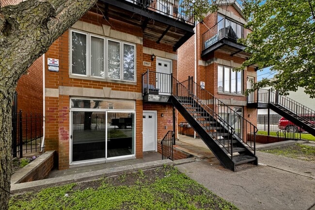 Building Photo - 2457 W Lexington St