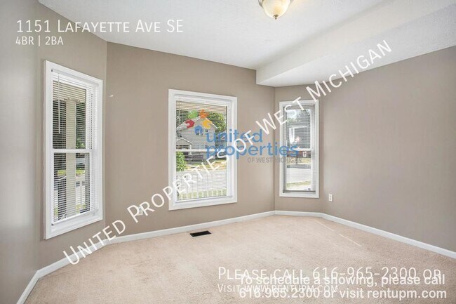 Foto del edificio - Available Now | 4 Bedroom 2 Bath Single Fa...