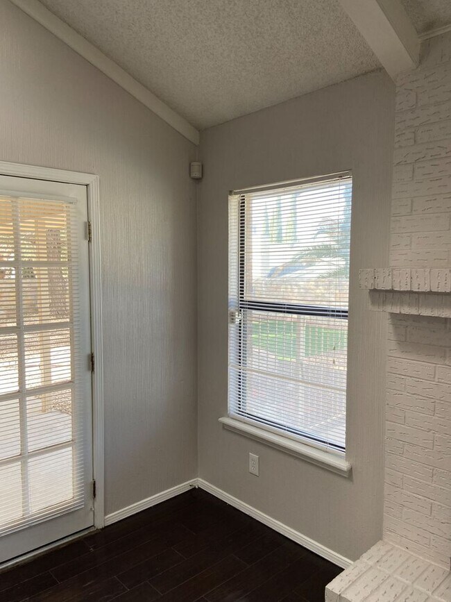 Foto del edificio - Home For Rent