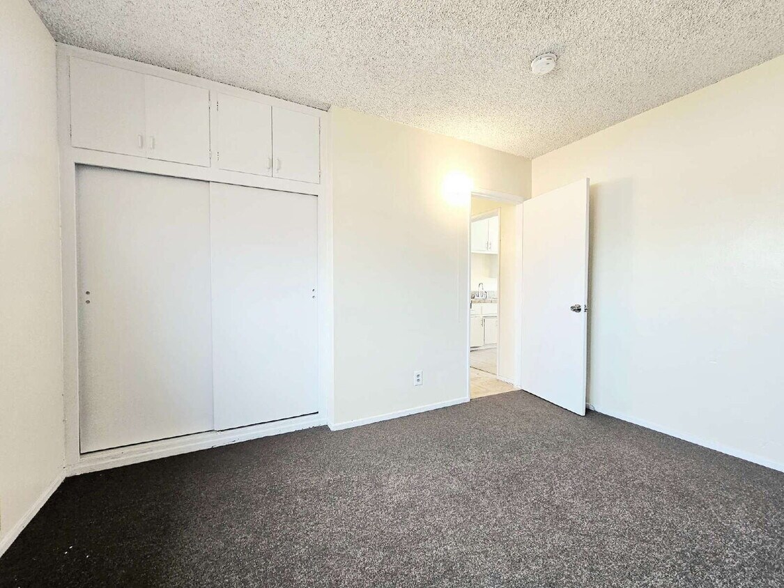 Foto principal - Spacious 1-Bedroom Home with Large Yard!!!