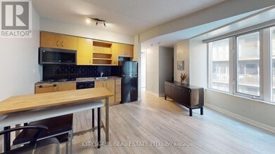 Building Photo - 200 Victoria St