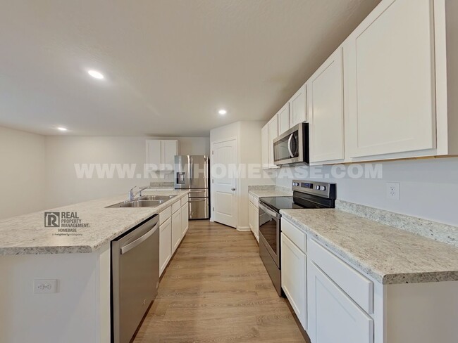 Foto del edificio - READY FOR MOVE-IN! | SPACIOUS CRESTVIEW HO...