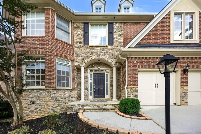 Building Photo - 250 Wembley Cir