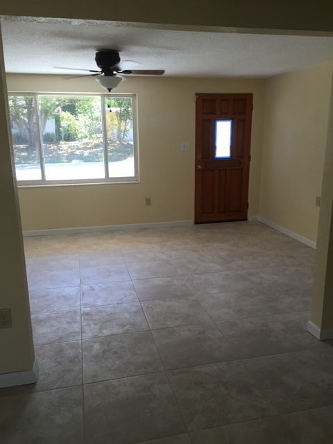 Building Photo - 4549 Kennedy Dr