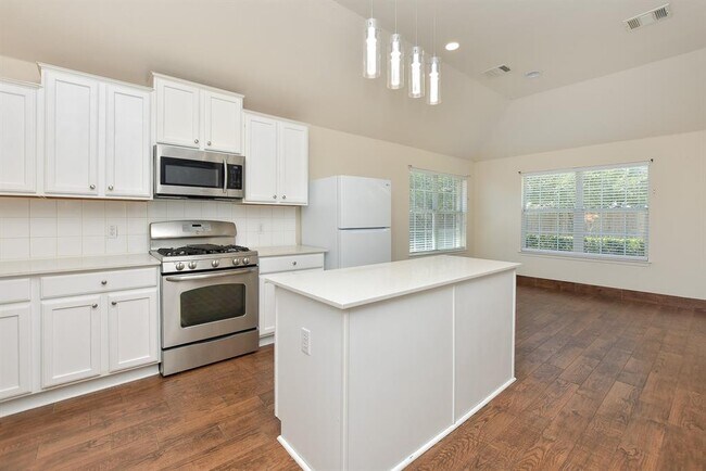 Building Photo - 6812 Tulloch Way