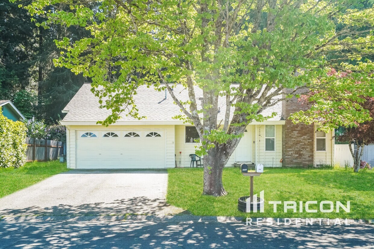 Foto principal - 483 NE Conifer Dr