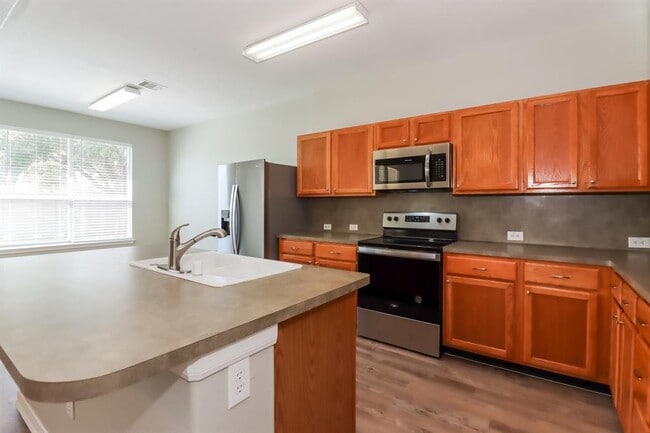Building Photo - 11319 Sandermeyer Dr