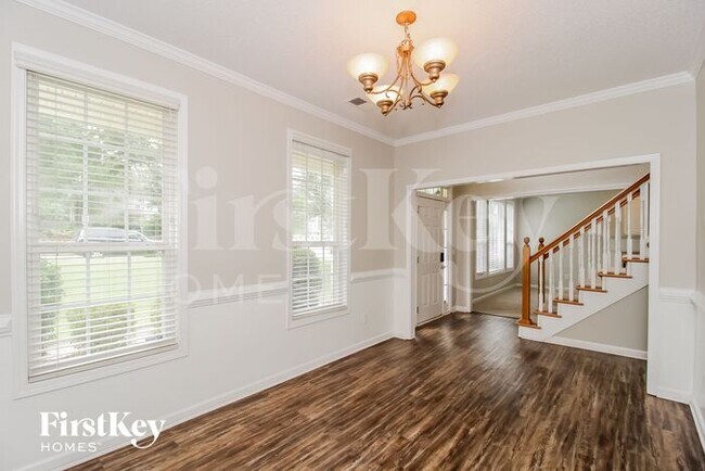 Foto del edificio - 27 Forest Point