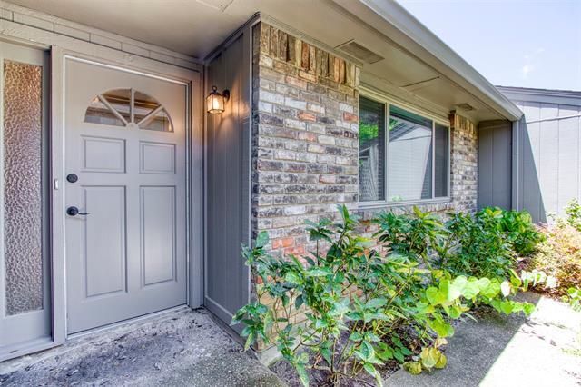 Building Photo - 9616 Highland View Dr