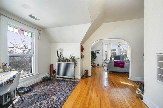 Building Photo - 413 S Baldwin St