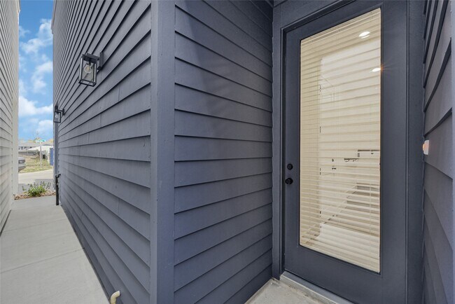 Building Photo - 409 Alvia Run Ln