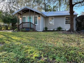 Building Photo - 4550 Crescent St