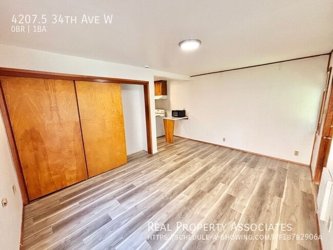 Building Photo - 4207.5 34th Ave W