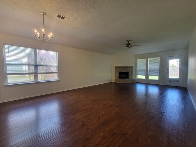 Foto del edificio - 1537 Fairfield Dr