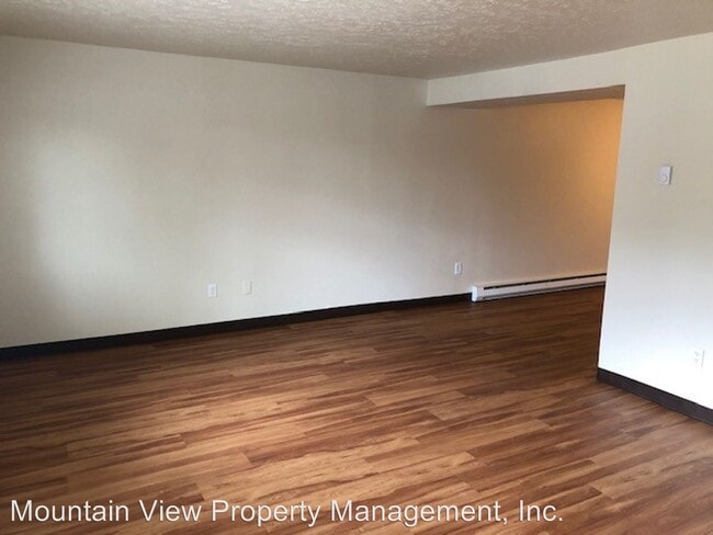 Building Photo - 427 NE Thurston Ave