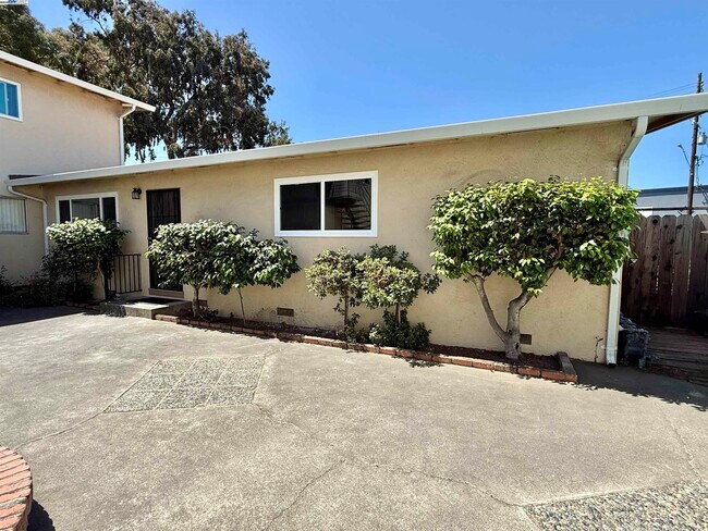 Building Photo - 809 Coburn Ct