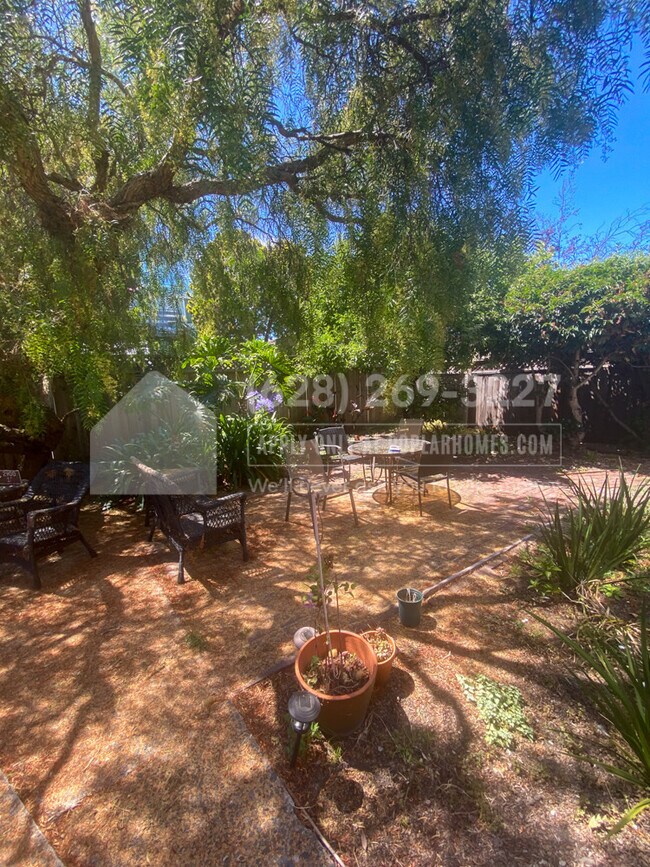 Building Photo - 2914 Lorina St
