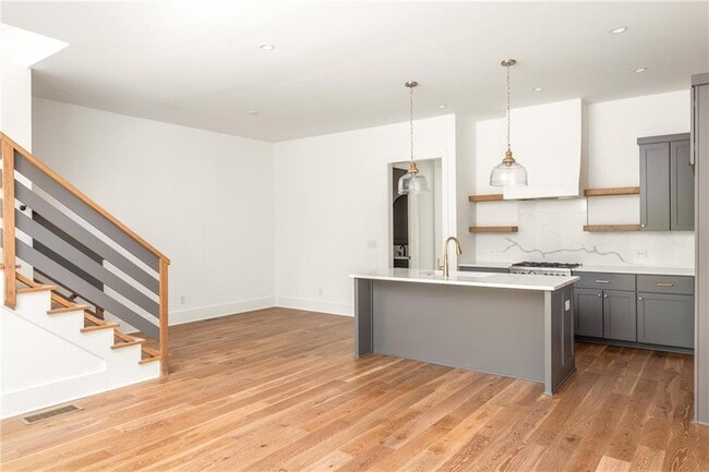 Building Photo - 10904 Serenbe Ln