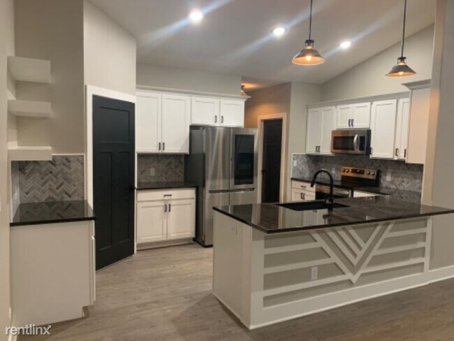 Building Photo - 4 br, 3 bath House - 2223 S Shefford Cir