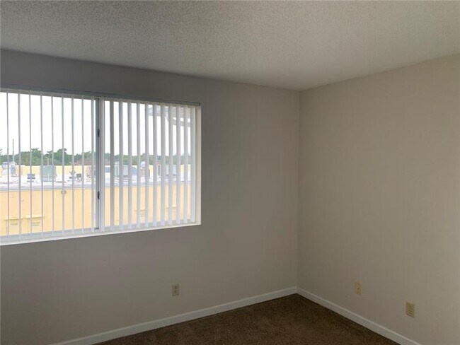 Building Photo - 9907 Westwood Dr