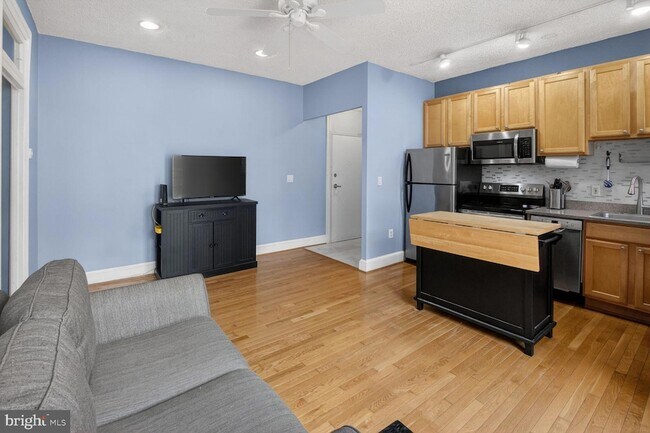 Foto del edificio - 1401 Columbia Rd NW