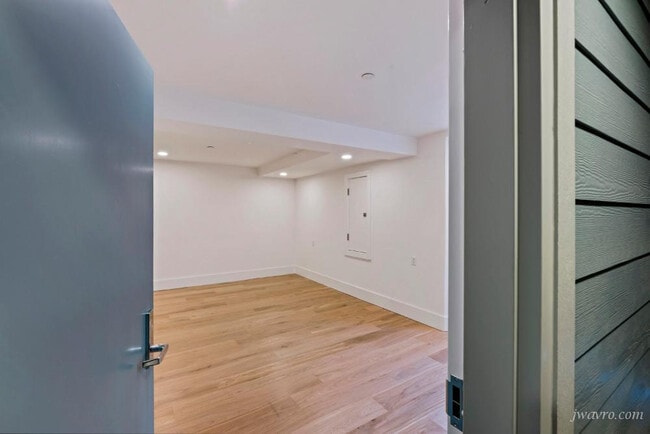 Building Photo - 422 Cole St