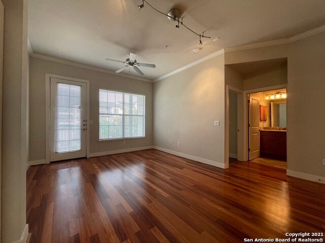 Foto del edificio - 7342 Oak Manor Dr