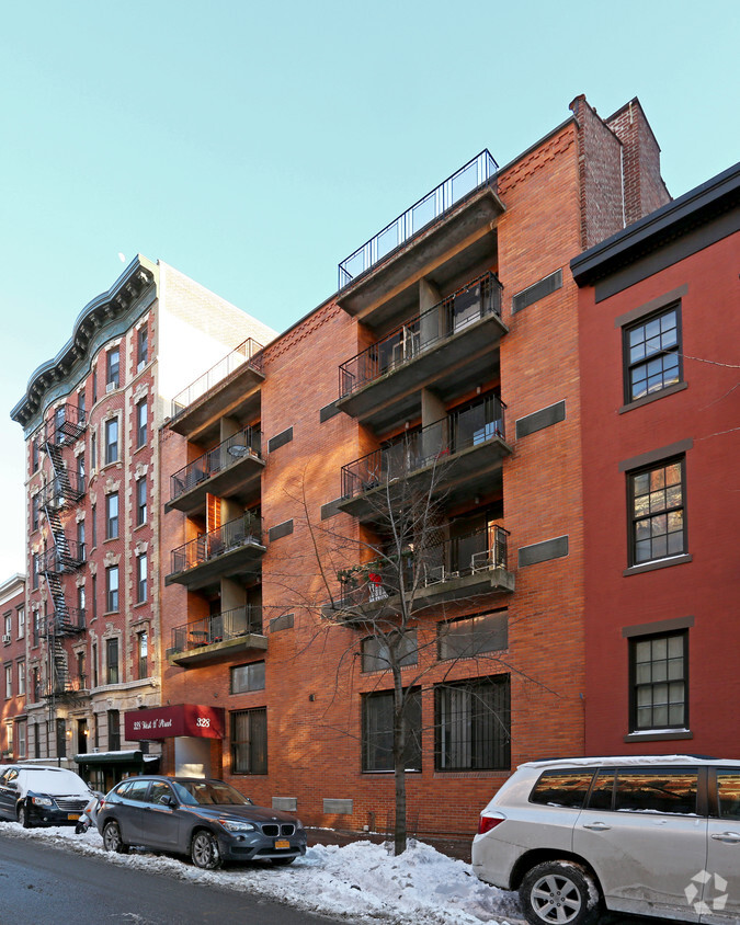 Primary Photo - 326-328 W 11th St