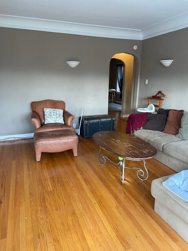 Living room - 5338 W Foster Ave