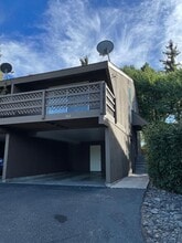 Building Photo - 766 W Oregon Ave