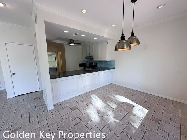 Building Photo - Beautiful townhome in The Trails at Calavera!