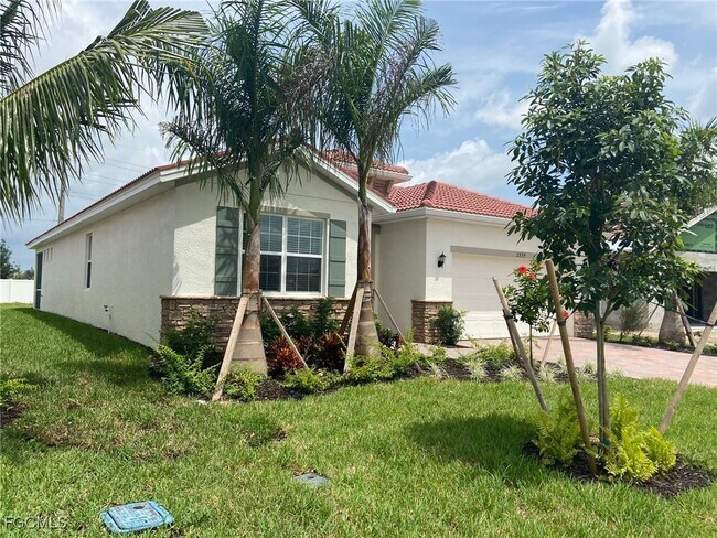 Foto del edificio - 2974 Royal Gardens Ave