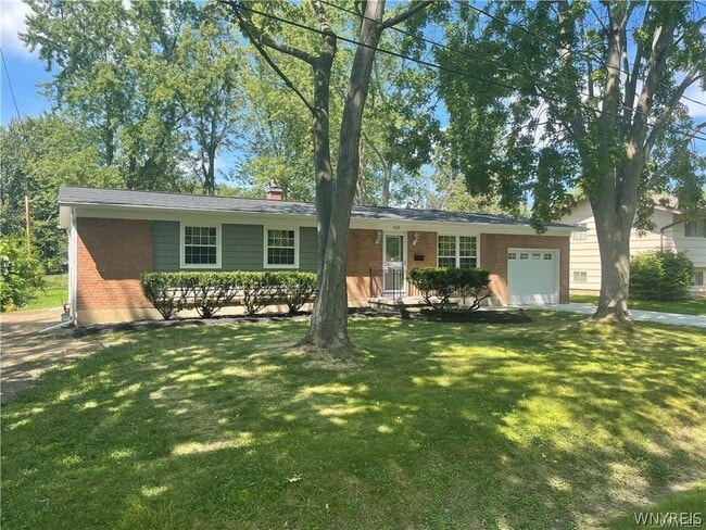Building Photo - 425 East Ln