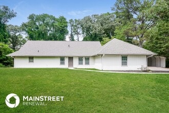 Building Photo - 2242 Marion Ln