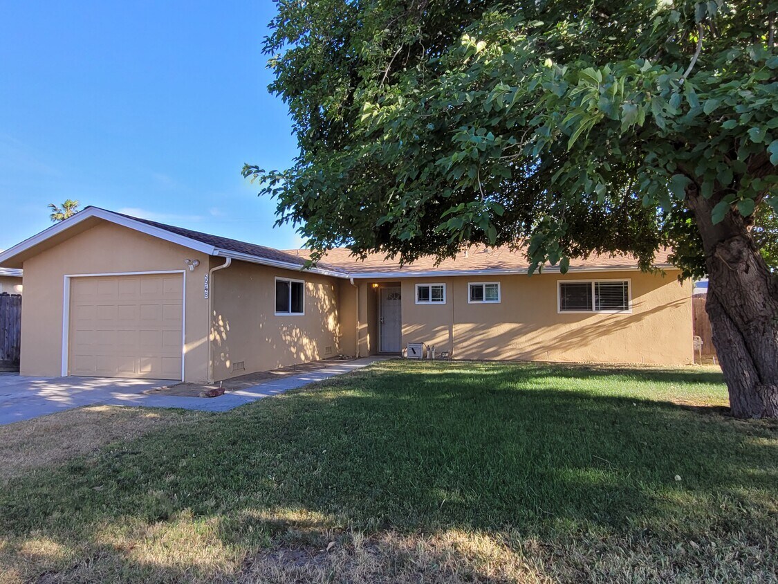 5948 E Garland Ave, Fresno, CA 93727 House Rental in Fresno, CA