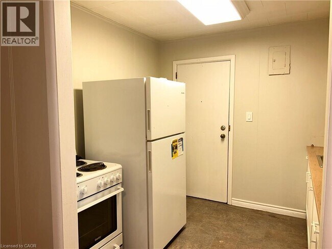 Photo du bâtiment - 49 Kent St N