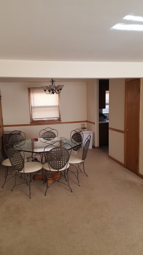 Foto del edificio - 8658 W Summerdale Ave