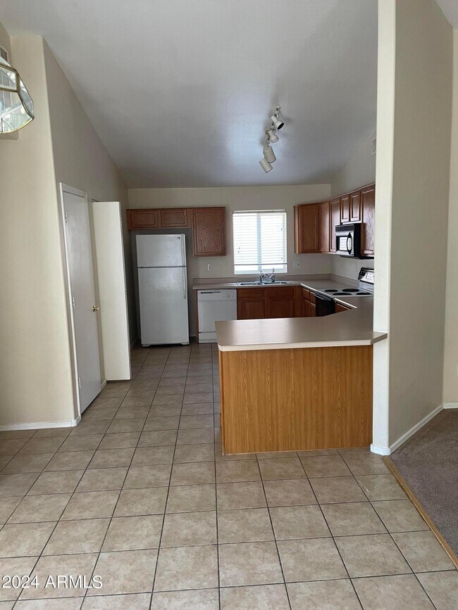 Building Photo - 16634 S 45th St