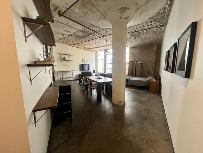 Building Photo - 1122 Jackson St