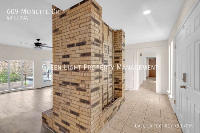 Building Photo - 609 Monette Dr