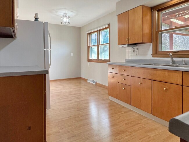 Building Photo - 1080 Dunn Ct