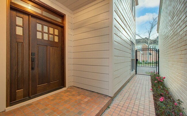 Building Photo - 9582 Doliver Dr