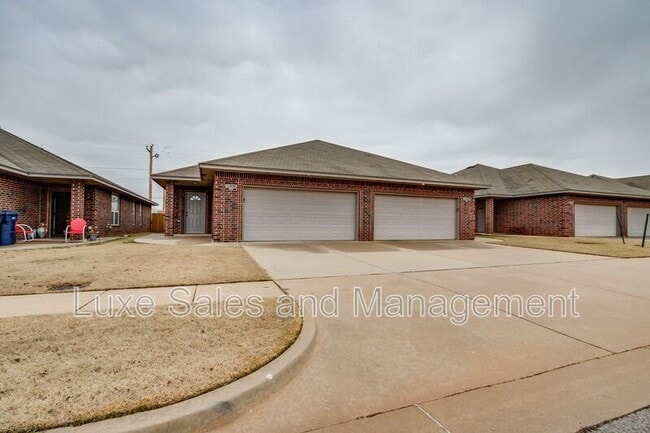 Building Photo - 1308 Garden Gate Dr