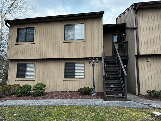 Foto del edificio - 3904 Wild Berry Ct