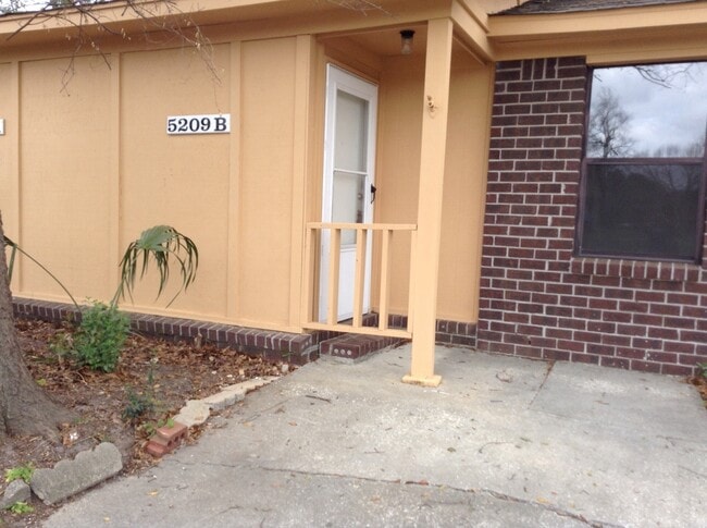 Building Photo - 5209 Napoleon Dr