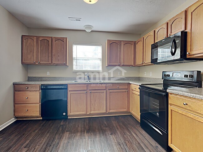 Foto del edificio - 4449 Oakbank Ln NW