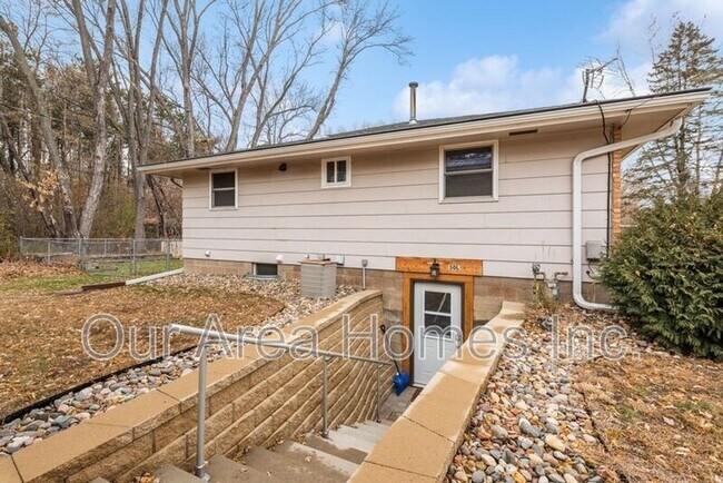 Building Photo - 9330 Syndicate Ave