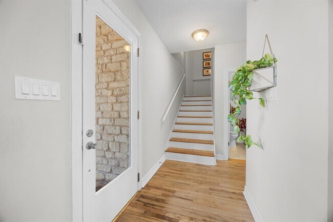 Foto del edificio - 5600 Blueridge Ct