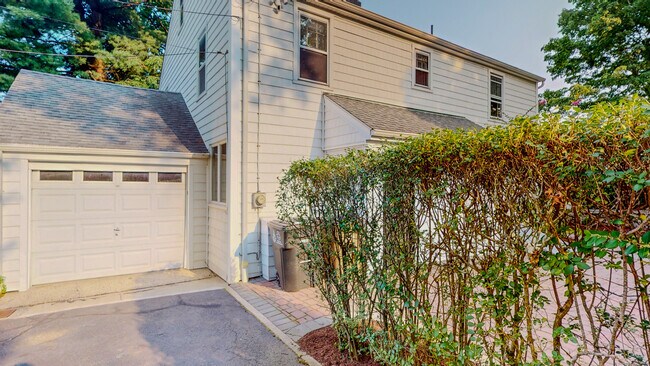 Building Photo - 510 High Ridge Rd